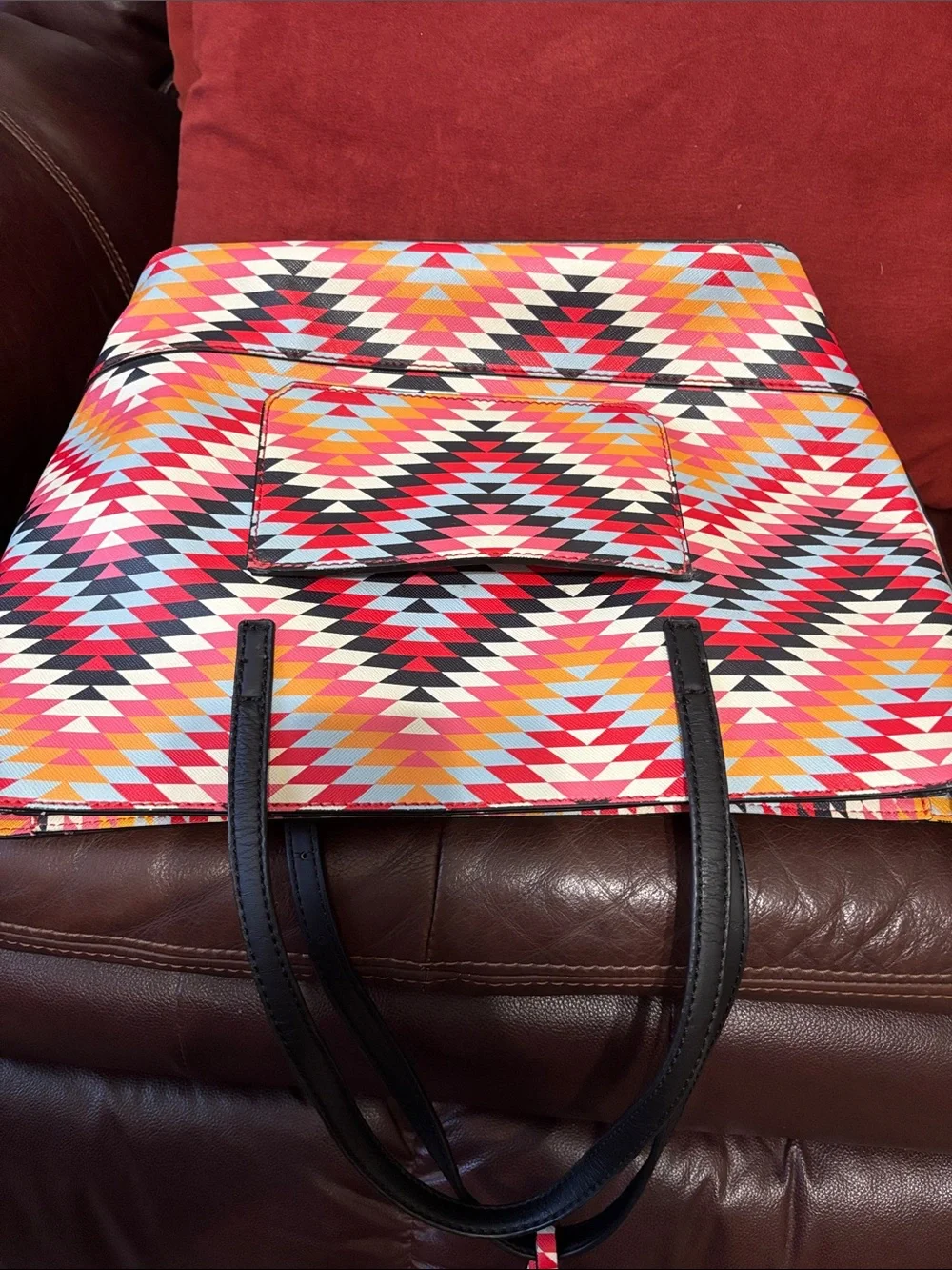 Guess bold tote